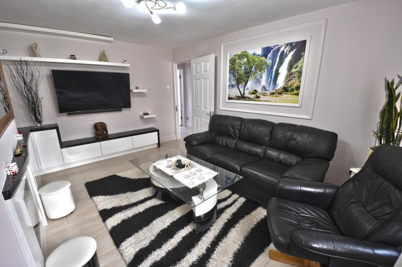 Apartment Immaculate 2-bed In By River *