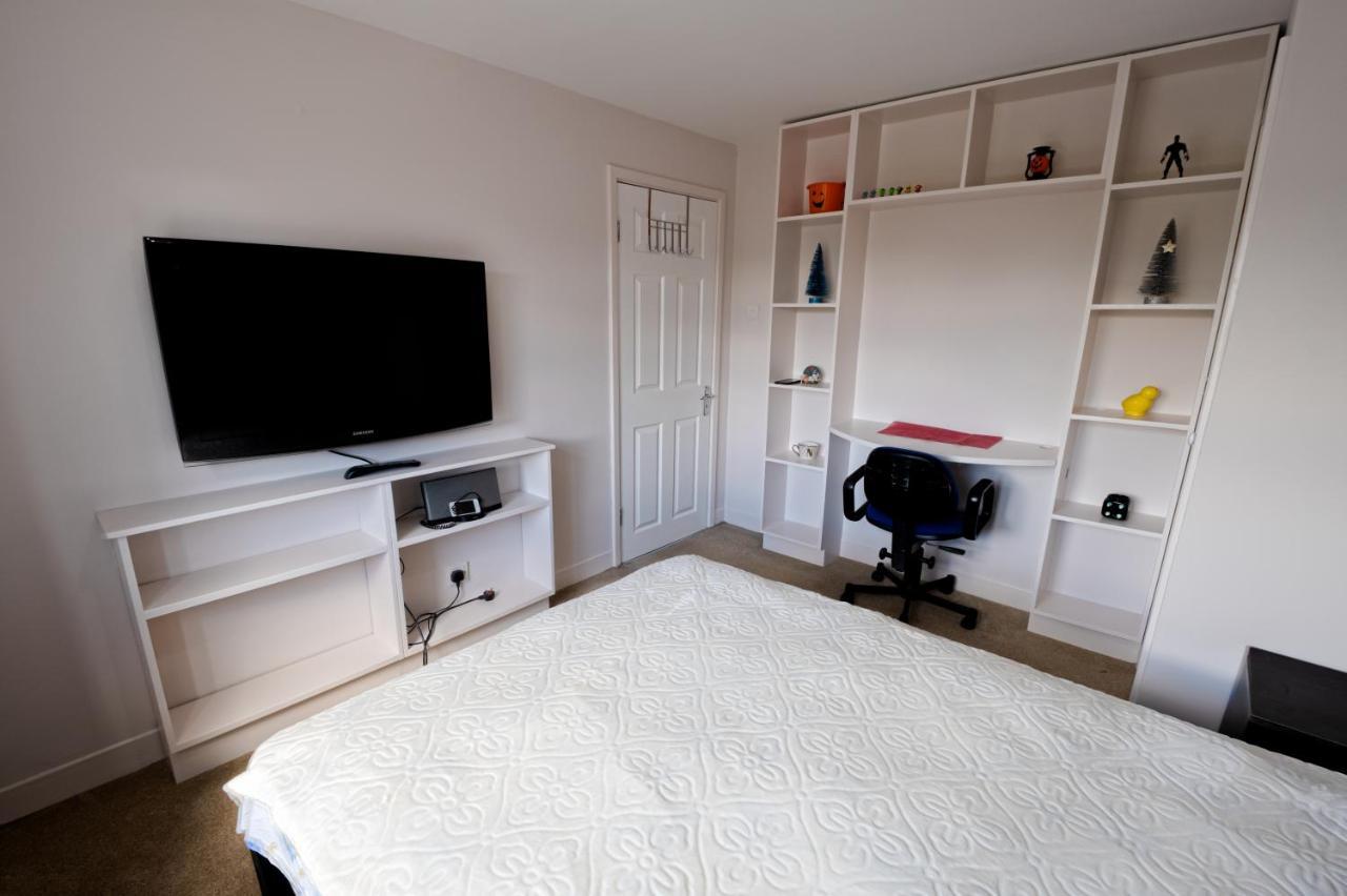 Apartment Immaculate 2-bed In By River