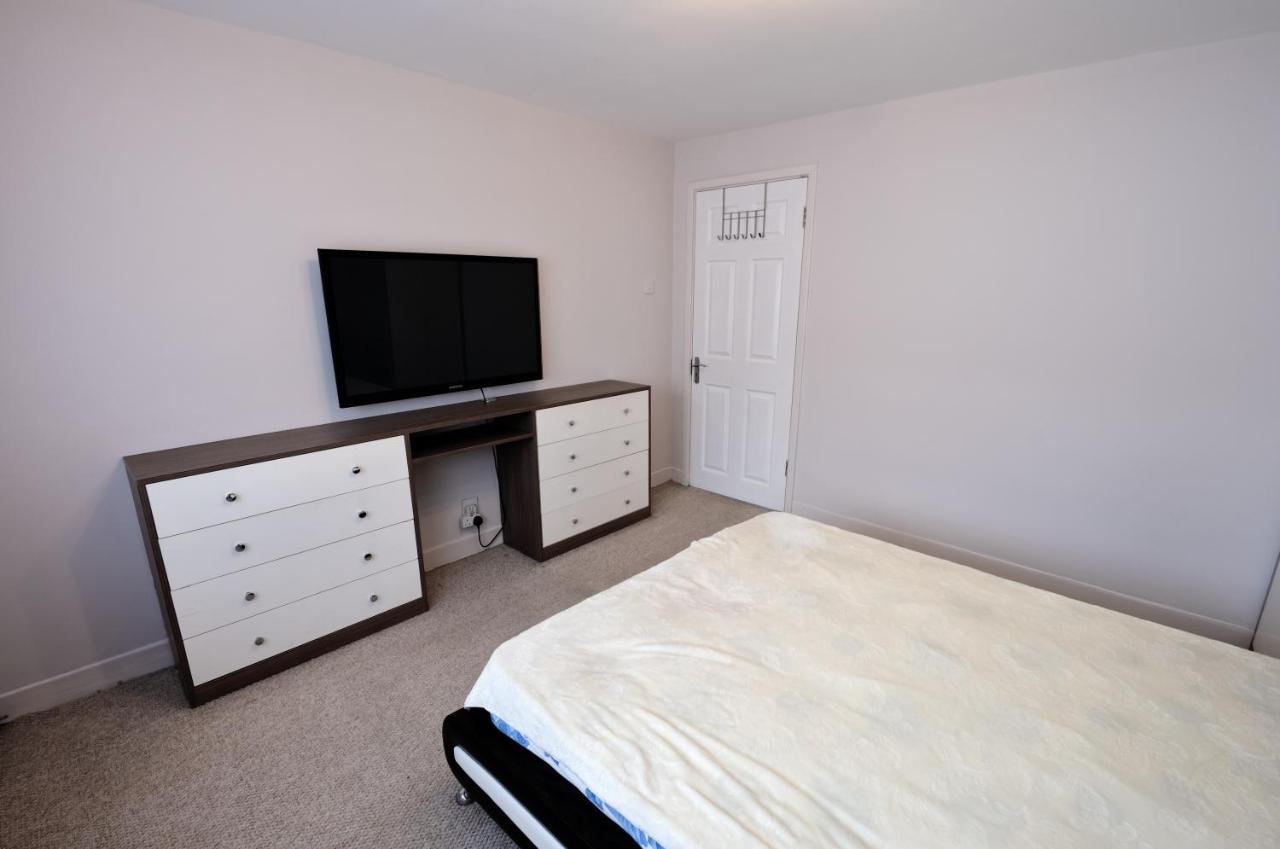 Immaculate 2-bed In By River *